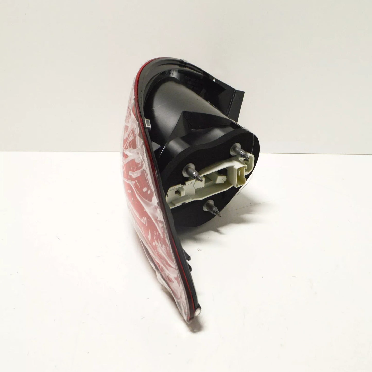 NEW VOLKSWAGEN PASSAT CC REAR LEFT OUTER TAILLIGHT LAMP 3C8945207S ORIGINAL