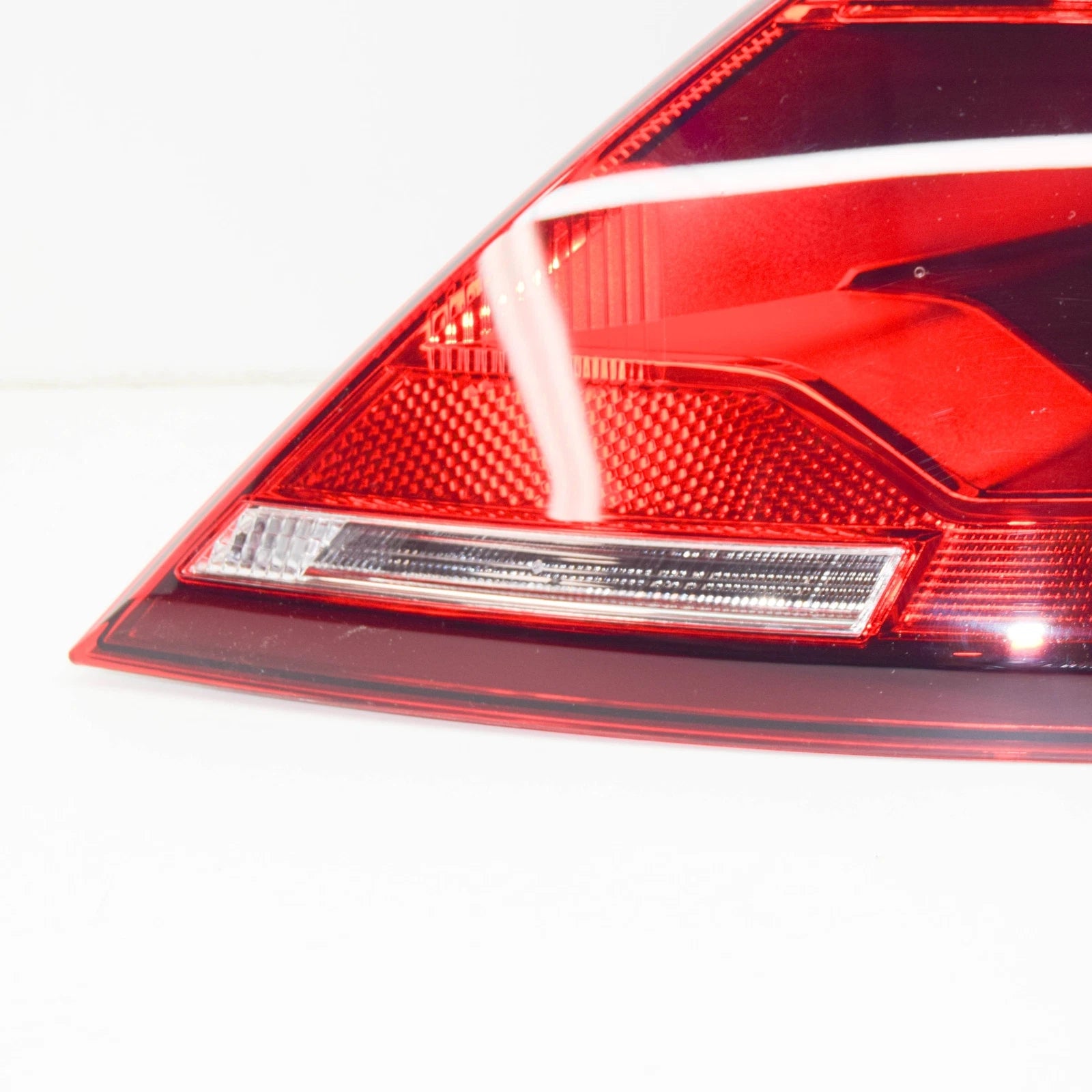 NEW VW BEETLE 5C REAR RIGHT TAILLIGHT 5C5945096S ORIGINAL