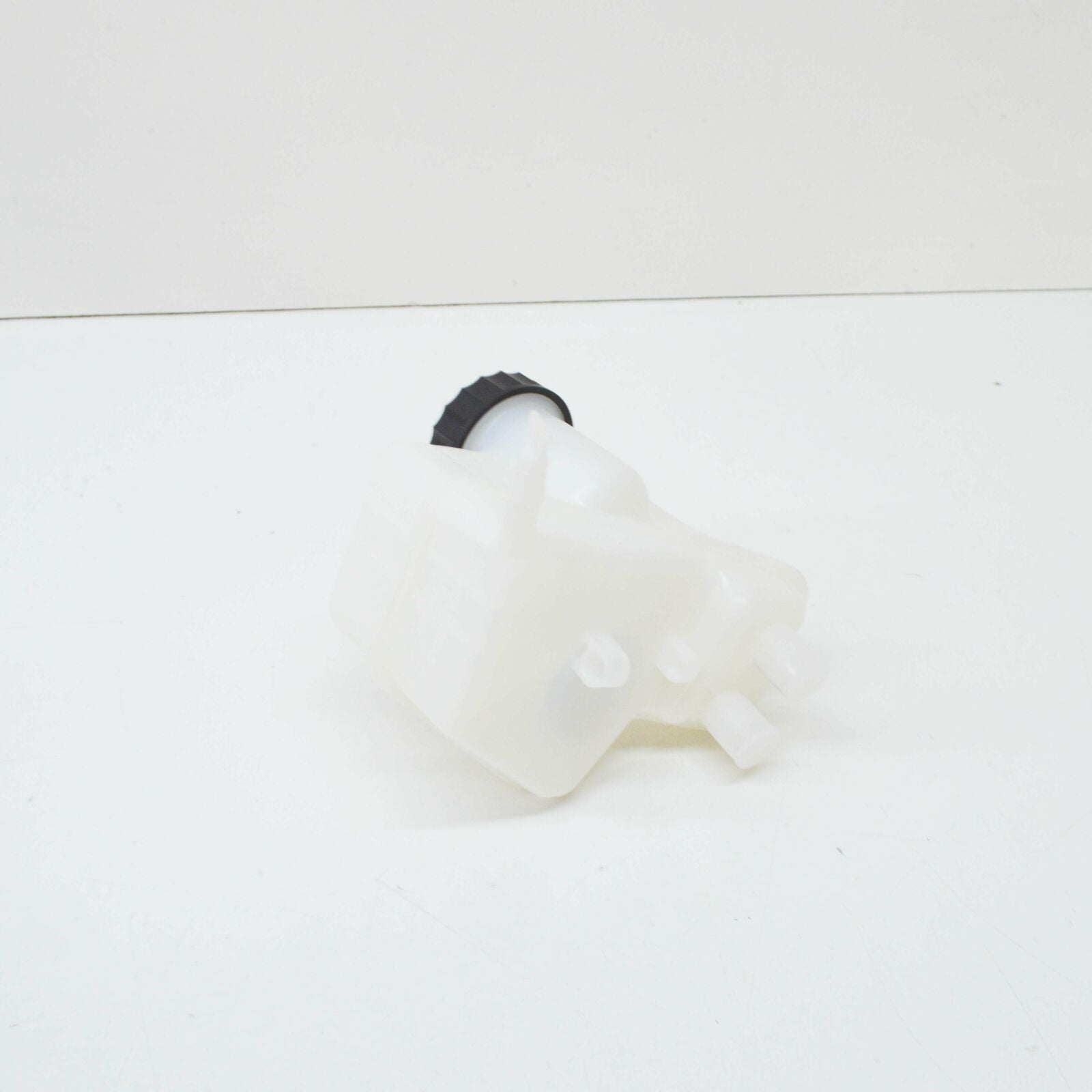 NEW MERCEDES-BENZ C W204 BRAKE BOOSTER RESERVOIR A2044300002 ORIGINAL