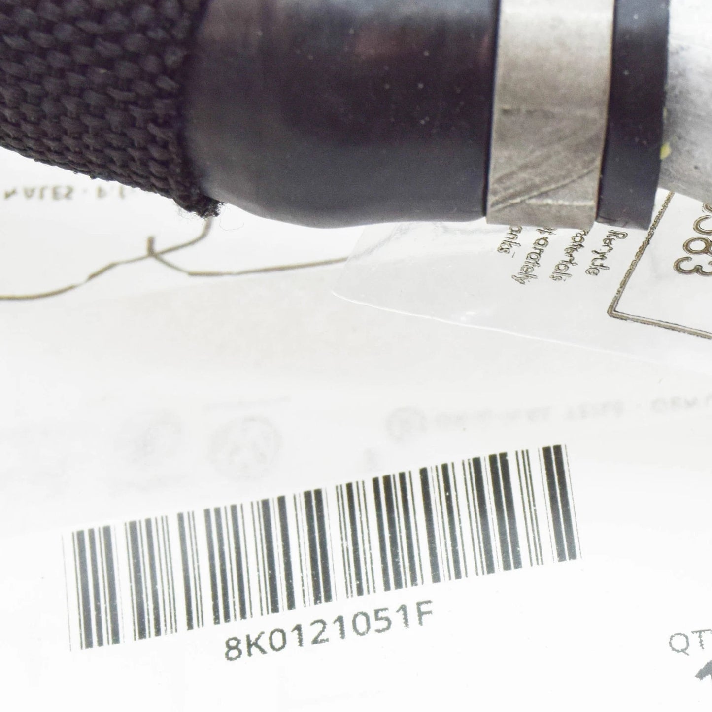 NEW AUDI A4 AVANT B8 ENGINE COOLANT HOSE WITH VALVE 8K0121051F ORIGINAL