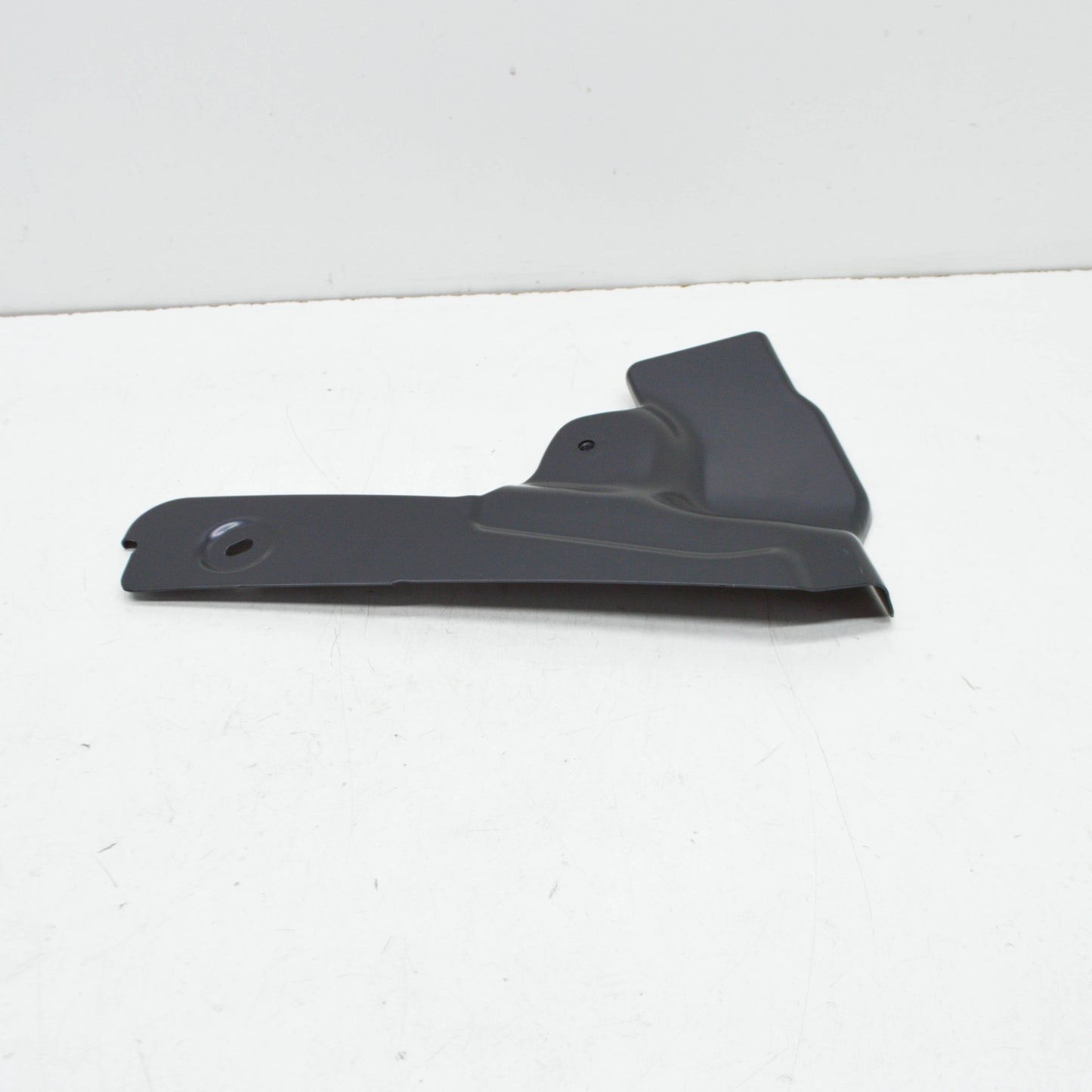 NEW VOLKSWAGEN CRAFTER SZ FRONT RIGHT BUMPER SECURING BRACKET 2N0805066 ORIGINAL