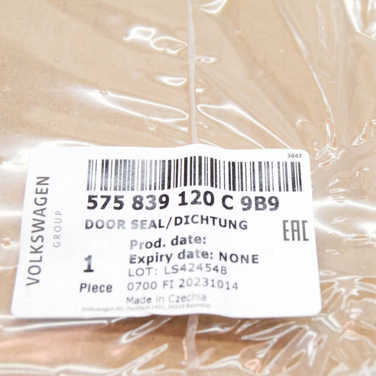 NEW SKODA KAROQ NU REAR RIGHT LOWER DOOR SEAL RUBBER 575839120C9B9 ORIGINAL