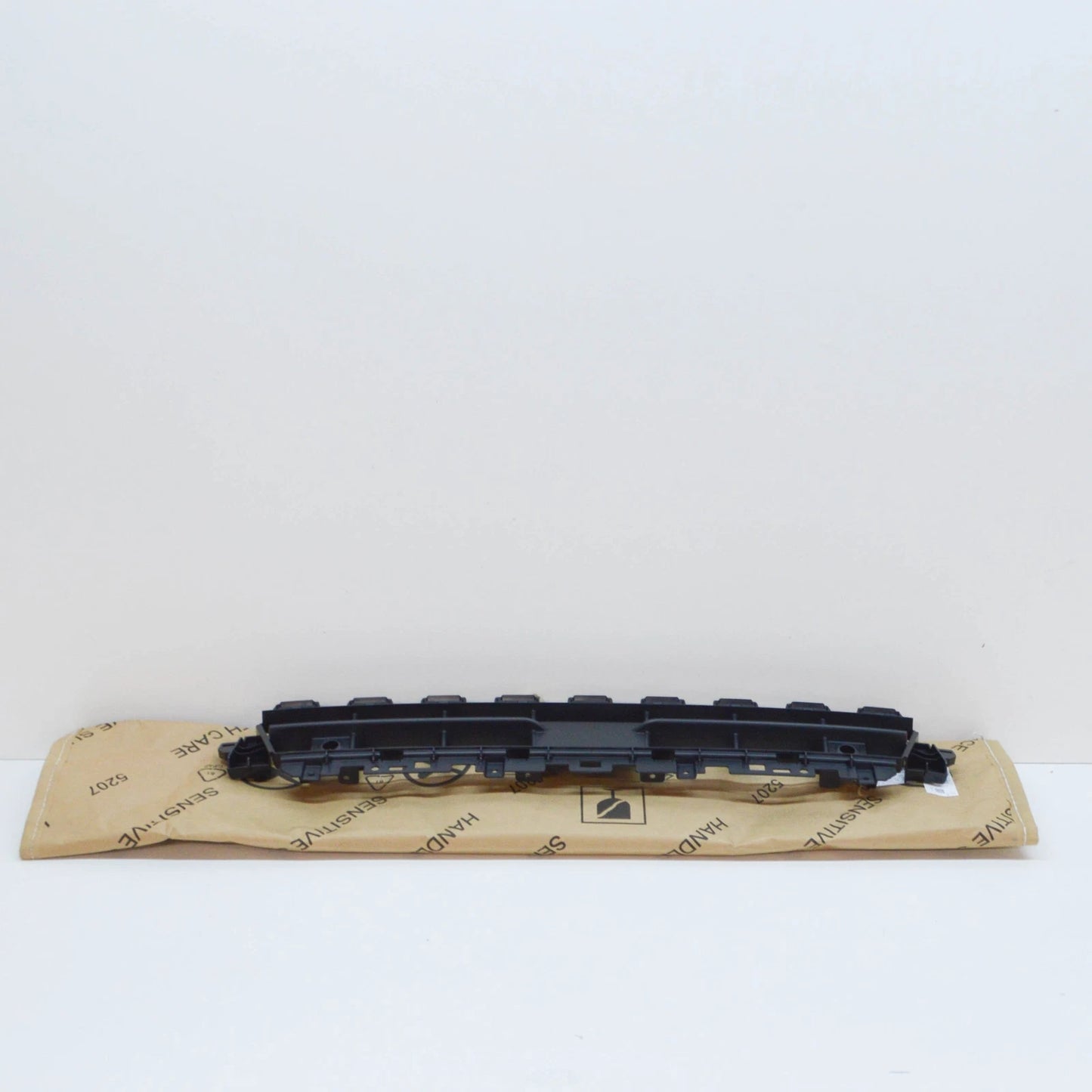 NEW AUDI Q2 GA FRONT BUMPER LOWER CENTER GRILLE 81A807647C4W3 ORIGINAL