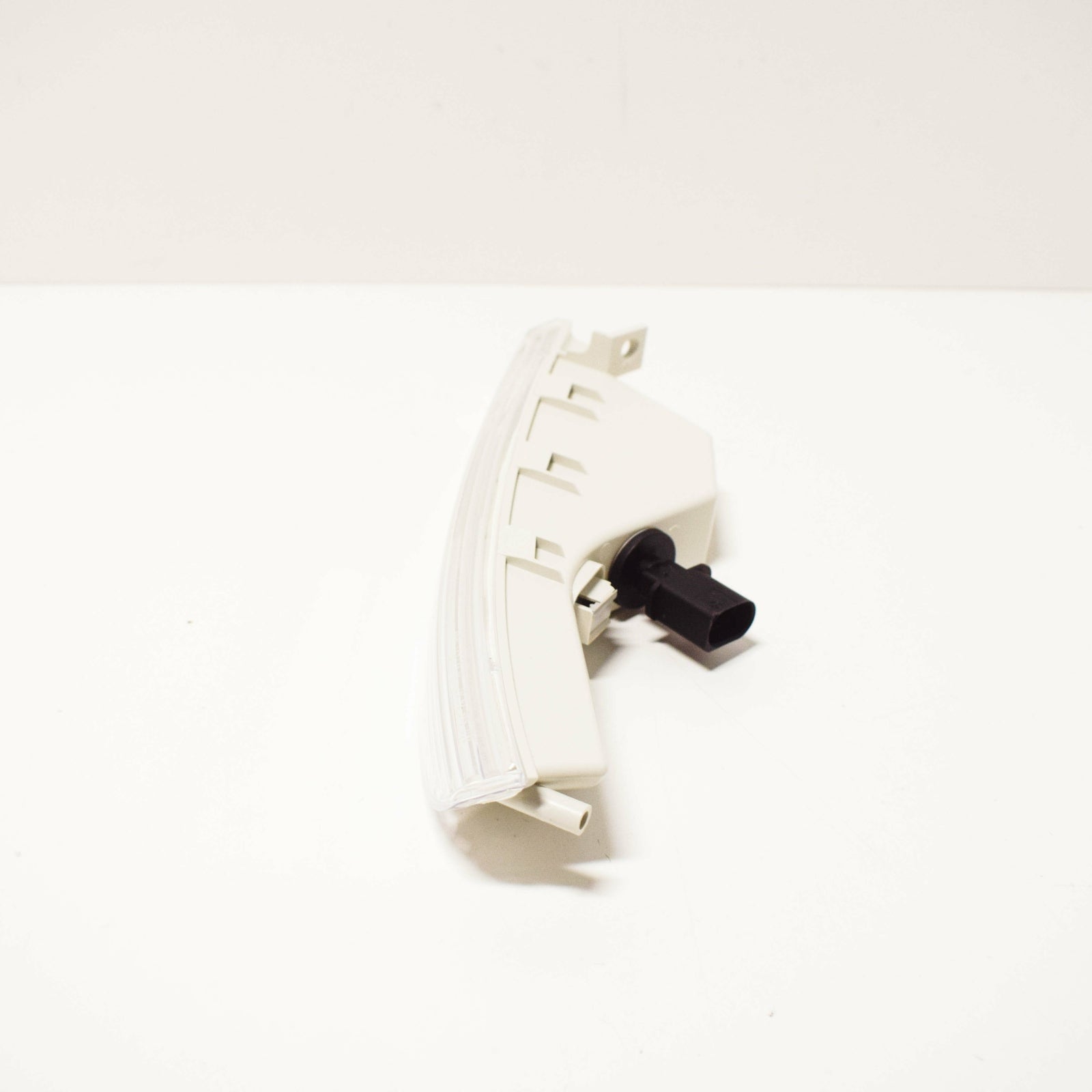 NEW VOLKSWAGEN PASSAT CC A6 FRONT BUMPER RIGHT TURN INDICATOR 3C8953042 ORIGINAL