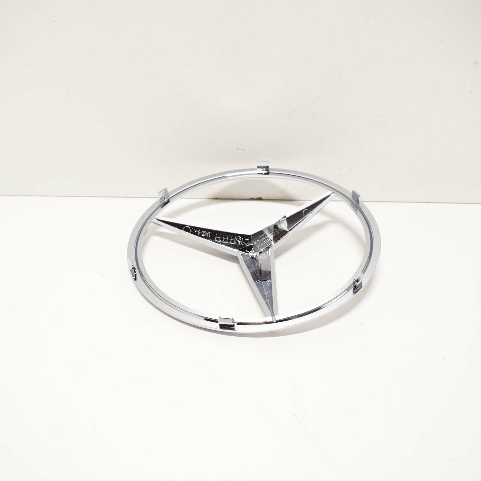 NEW MERCEDES-BENZ C-CLASS W205 RADIATOR GRILLE STAR EMBLEM A0008171016 ORIGINAL