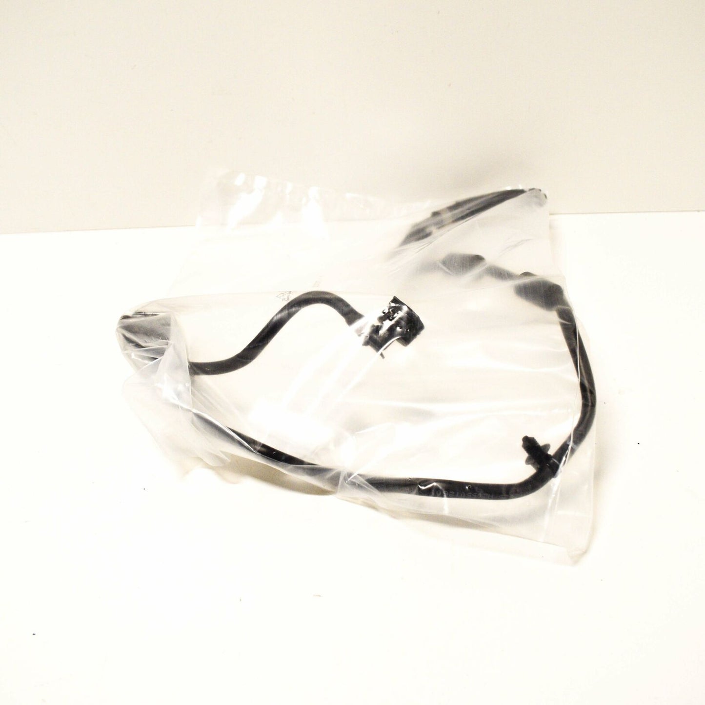 NEW MB C A205 RADIATOR VENT PIPE HOSE C 300 2.0 PETROL A2055012501 ORIGINAL