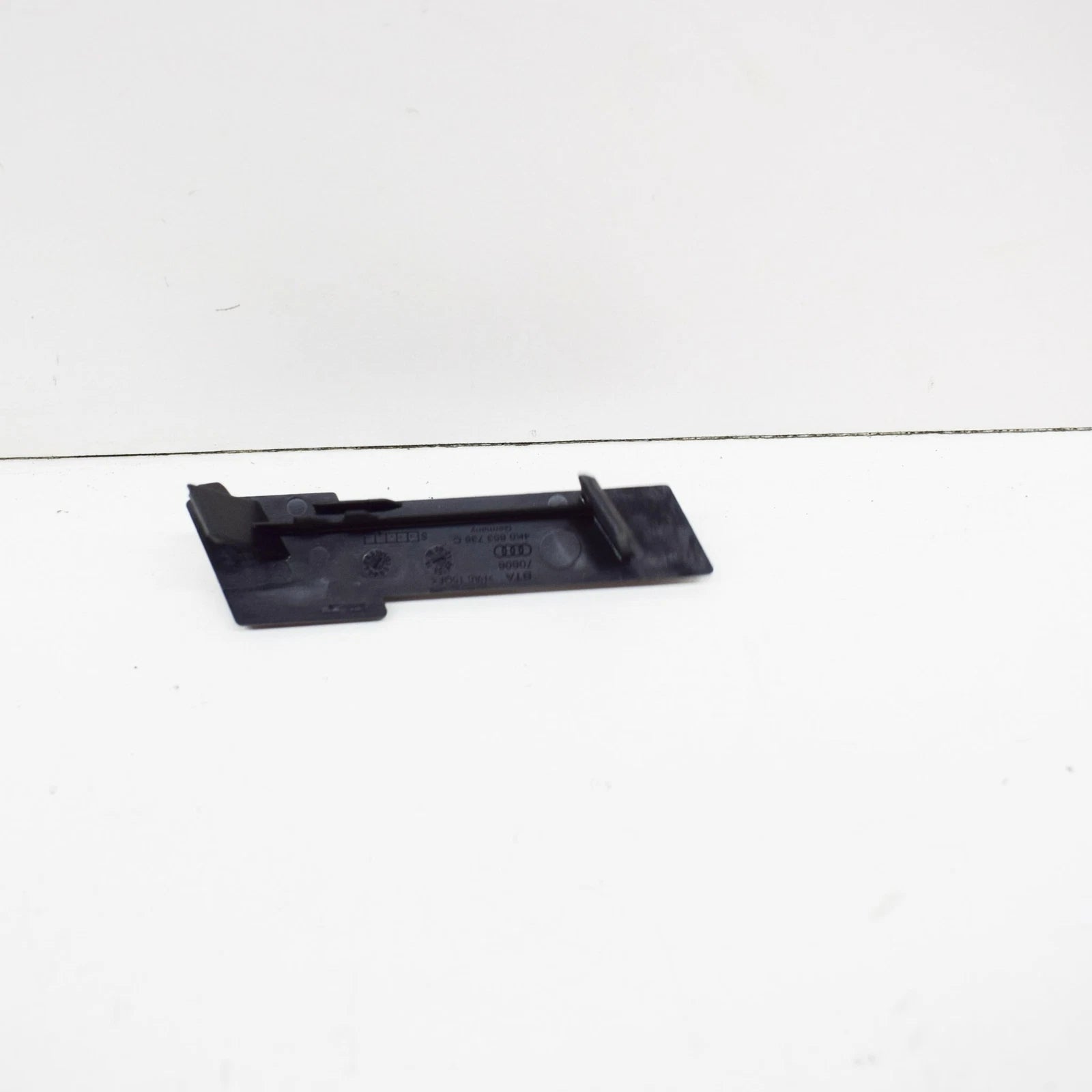 NEW AUDI RS6 C8 FRONT RADIATOR GRILLE BADGE 4K0853736DT94