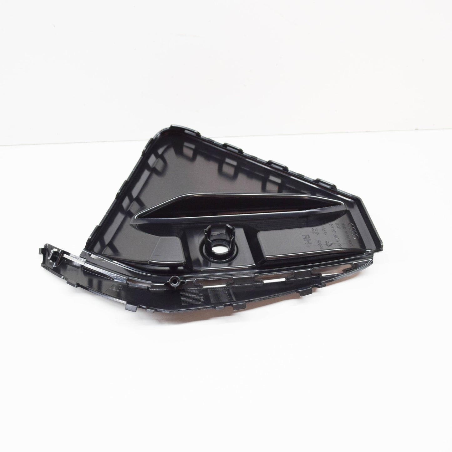 NEW AUDI Q4 E-TRON FRONT BUMPER RIGHT AIR GUIDE GRILLE 89A807682A9B9 ORIGINAL