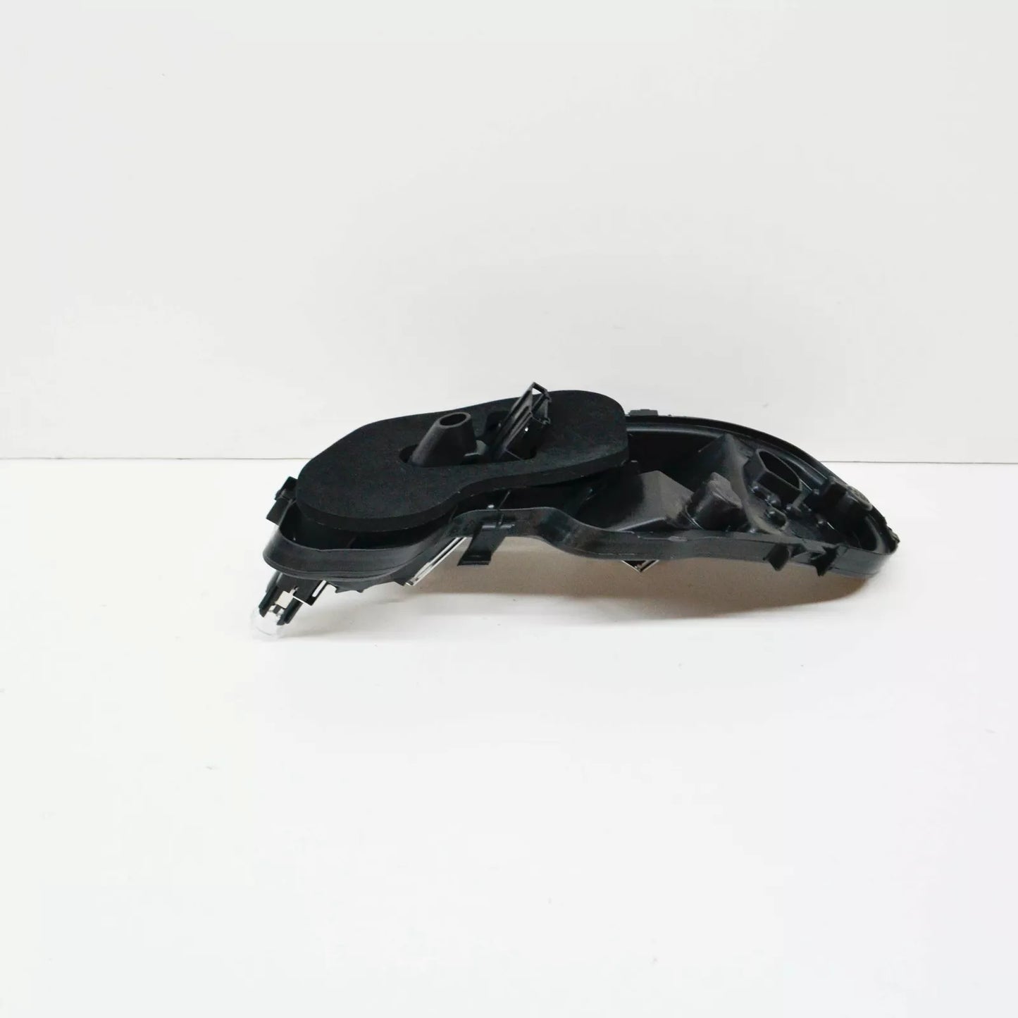 NEW VOLKSWAGEN SCIROCCO REAR LEFT TAIL LIGHT BULB HOLDER 1K8945257C 2012