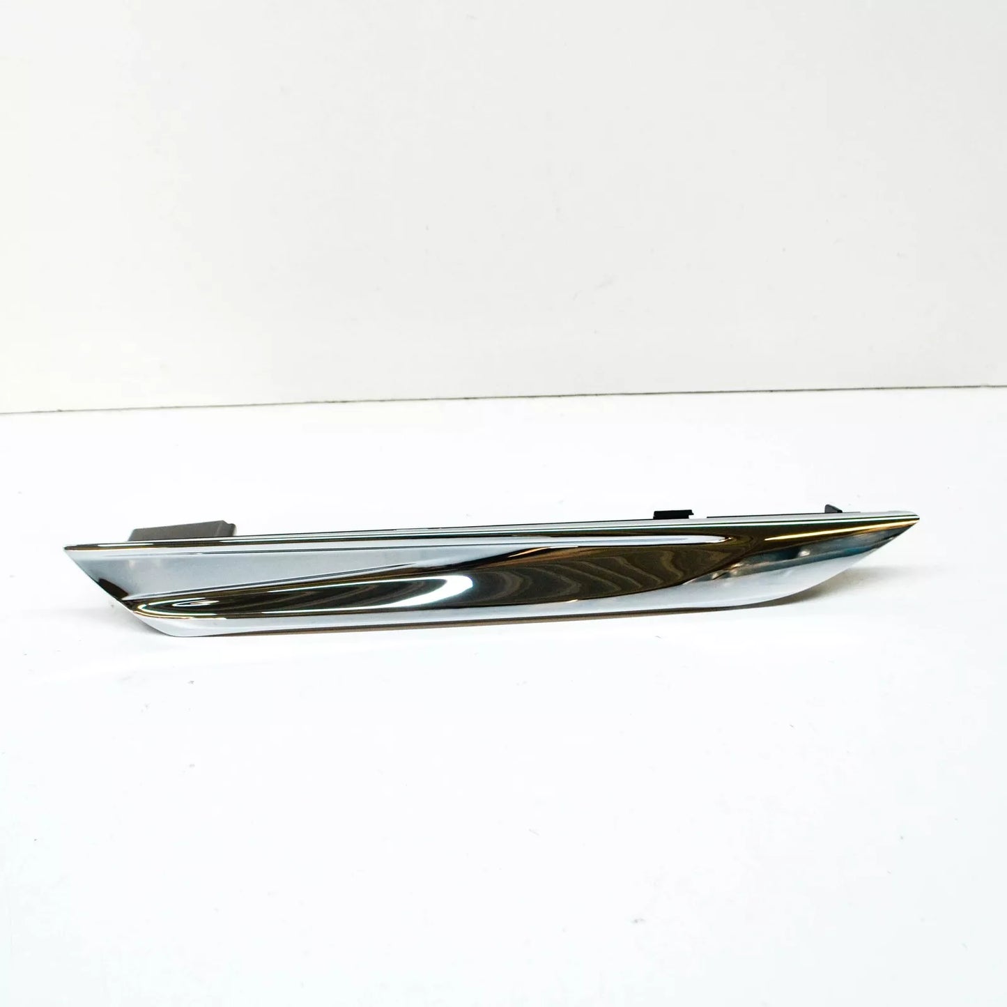 NEW BMW 6 F06 RIGHT WING FENDER MOLDING TRIM 51137370396 7370396 2016 ORIGINAL