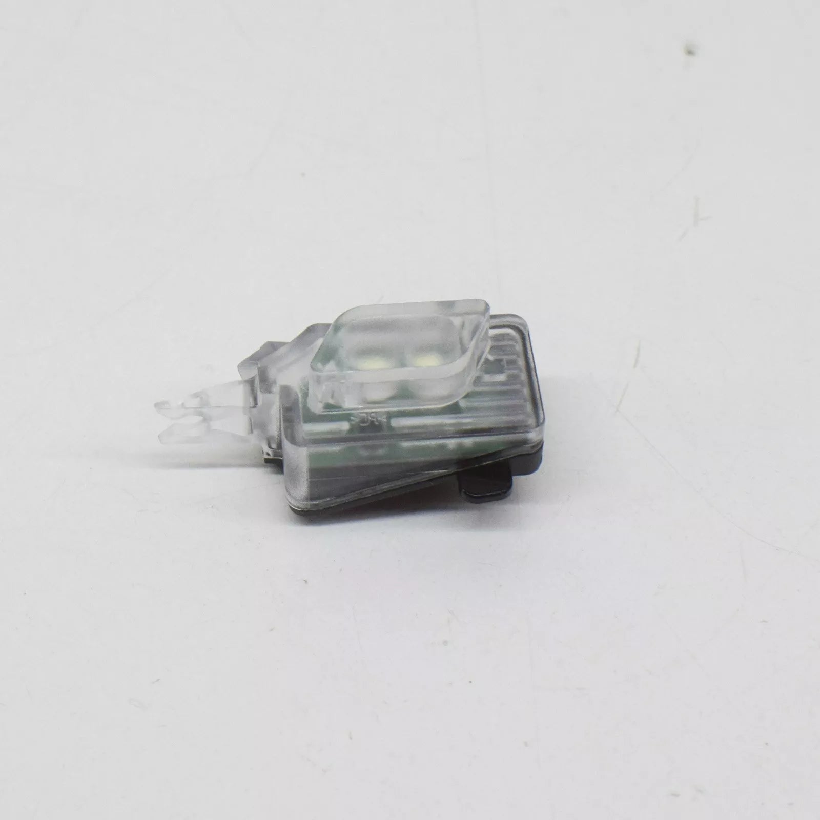 NEW AUDI A4 B9 FRONT RIGHT DOOR COURTESY LIGHT 8W0947134