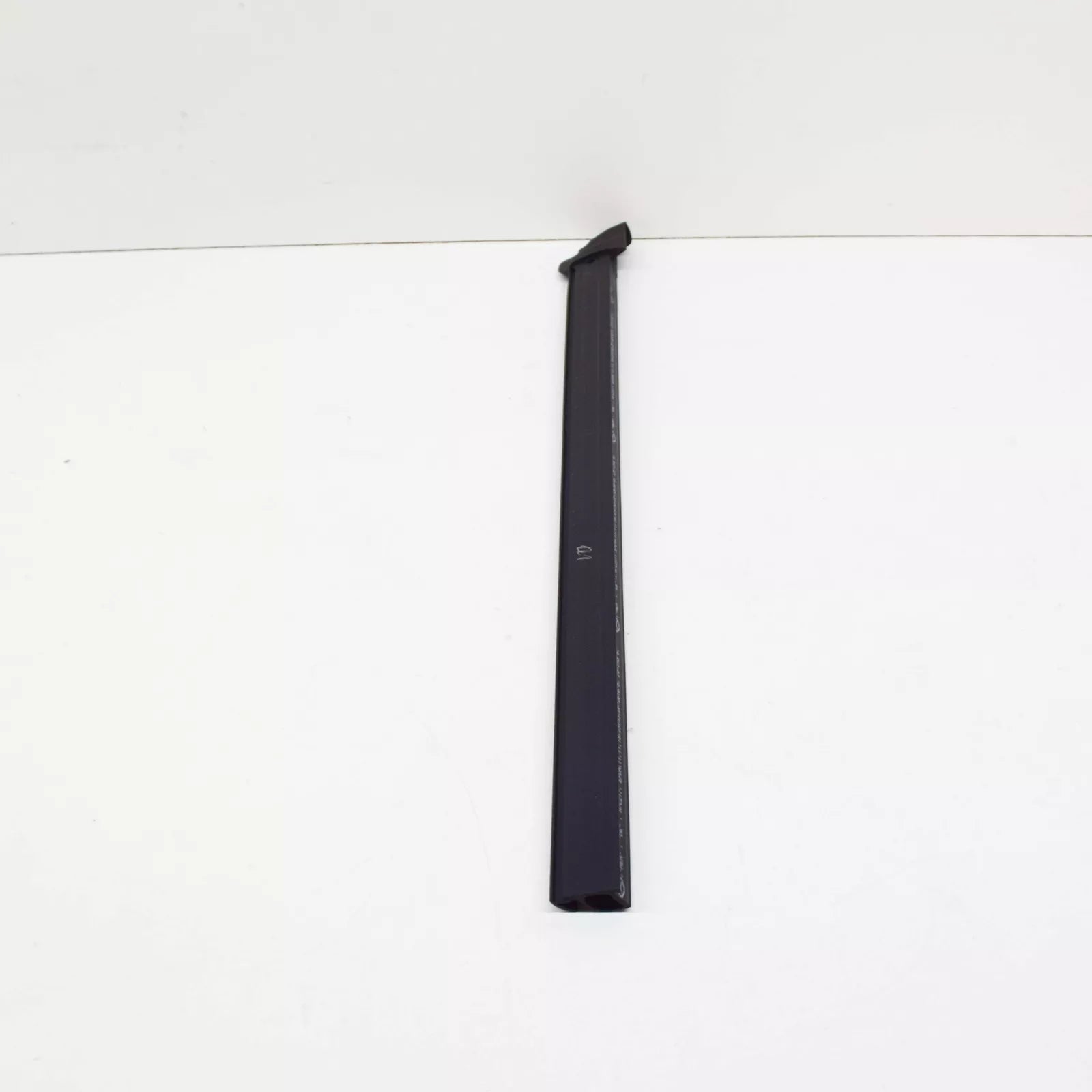 NEW MB S C217 REAR RIGHT SIDE WINDOW GLASS SEALING FRAME A2176701400