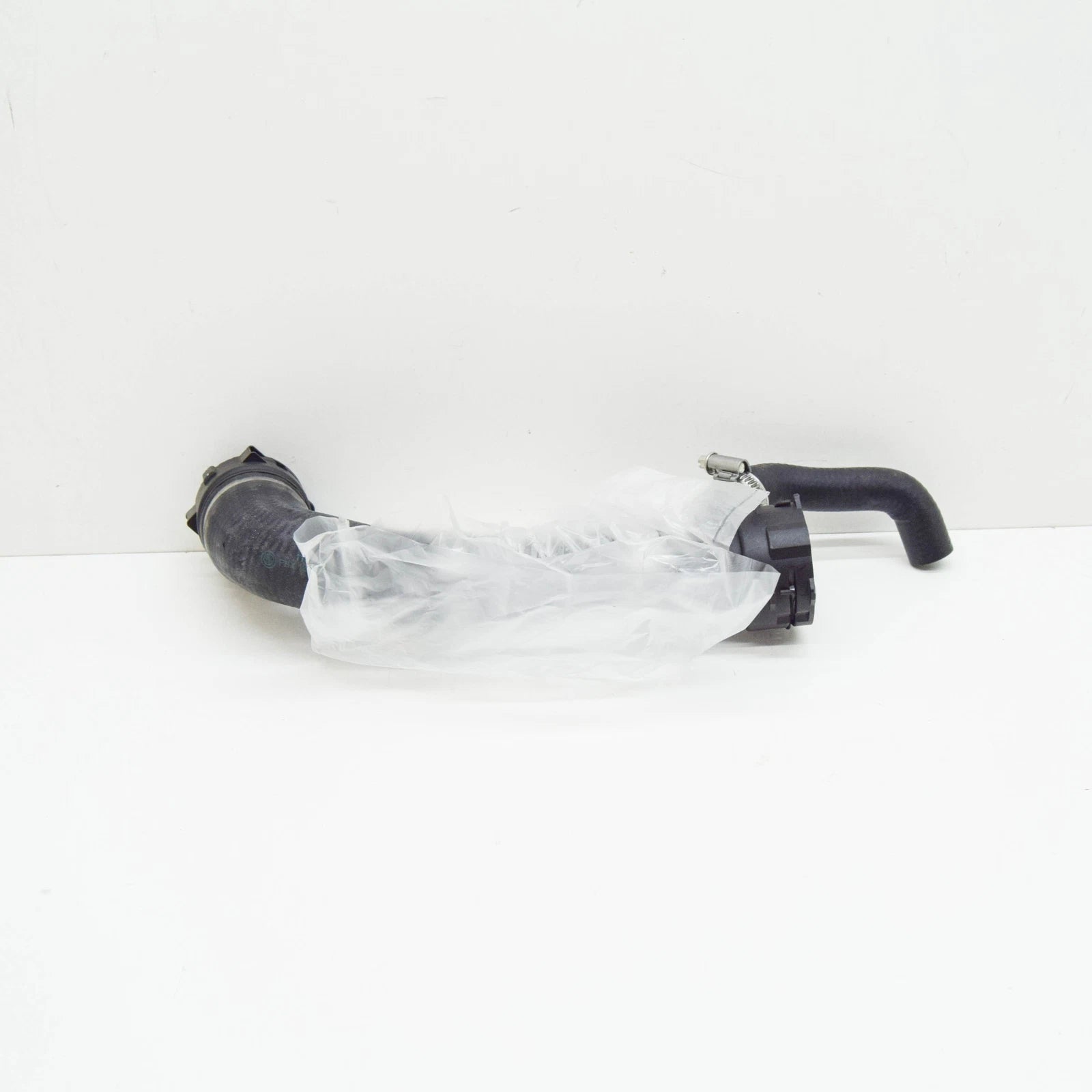 NEW BMW 3 E46 COOLING SYSTEM WATER HOSE 11537787177 7787177 ORIGINAL