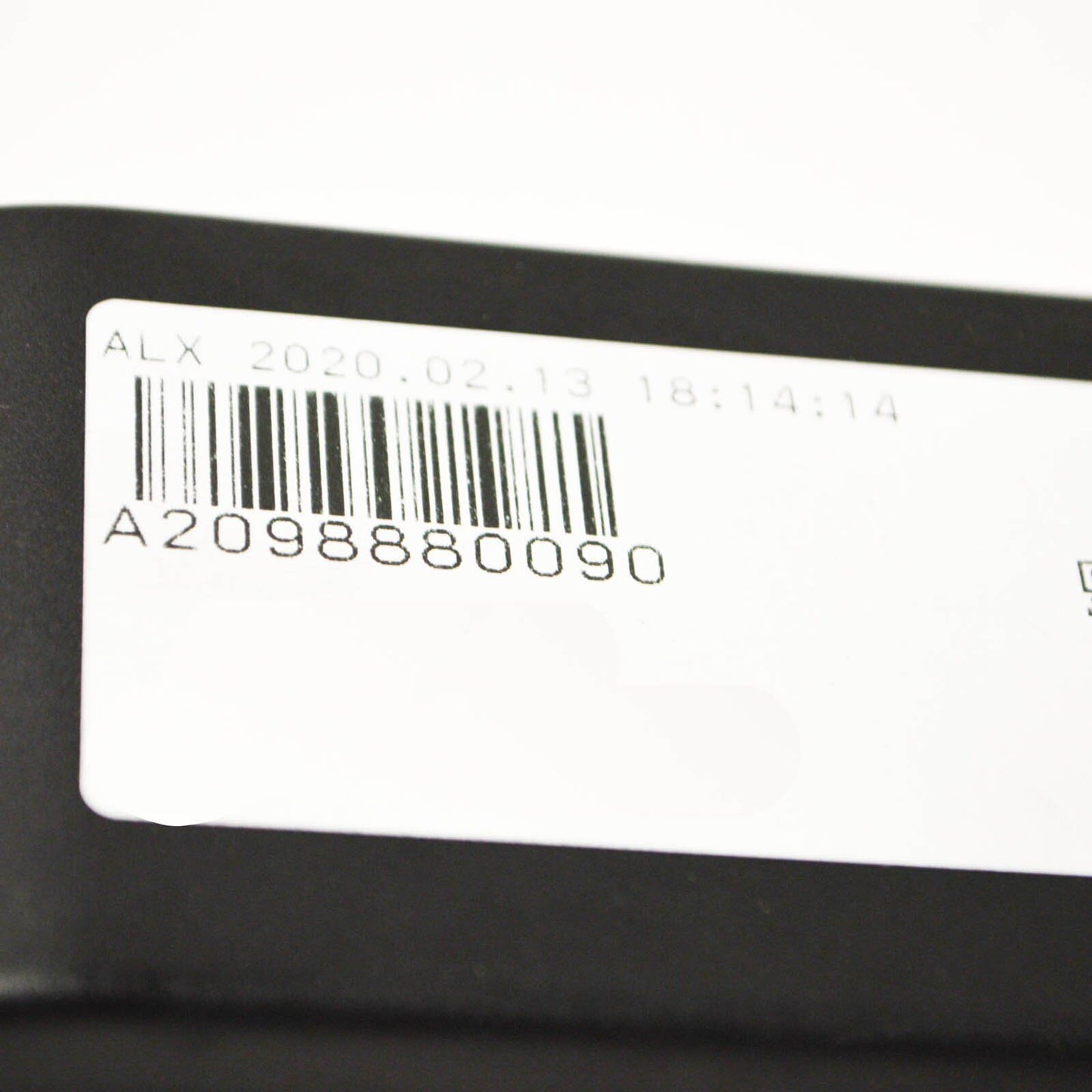 NEW MERCEDES-BENZ CLK C209 RADIATOR GRILLE BRACKET A2098880090 ORIGINAL