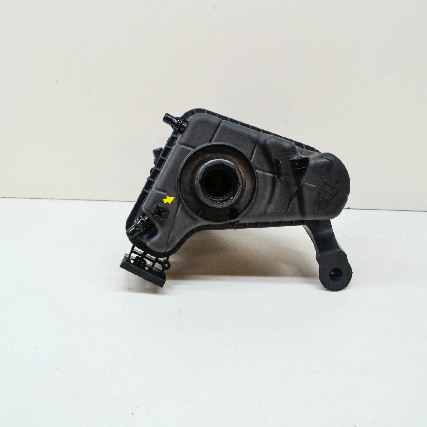 NEW BMW 1 F21 COOLANT EXPANSION TANK 17138677649 ORIGINAL