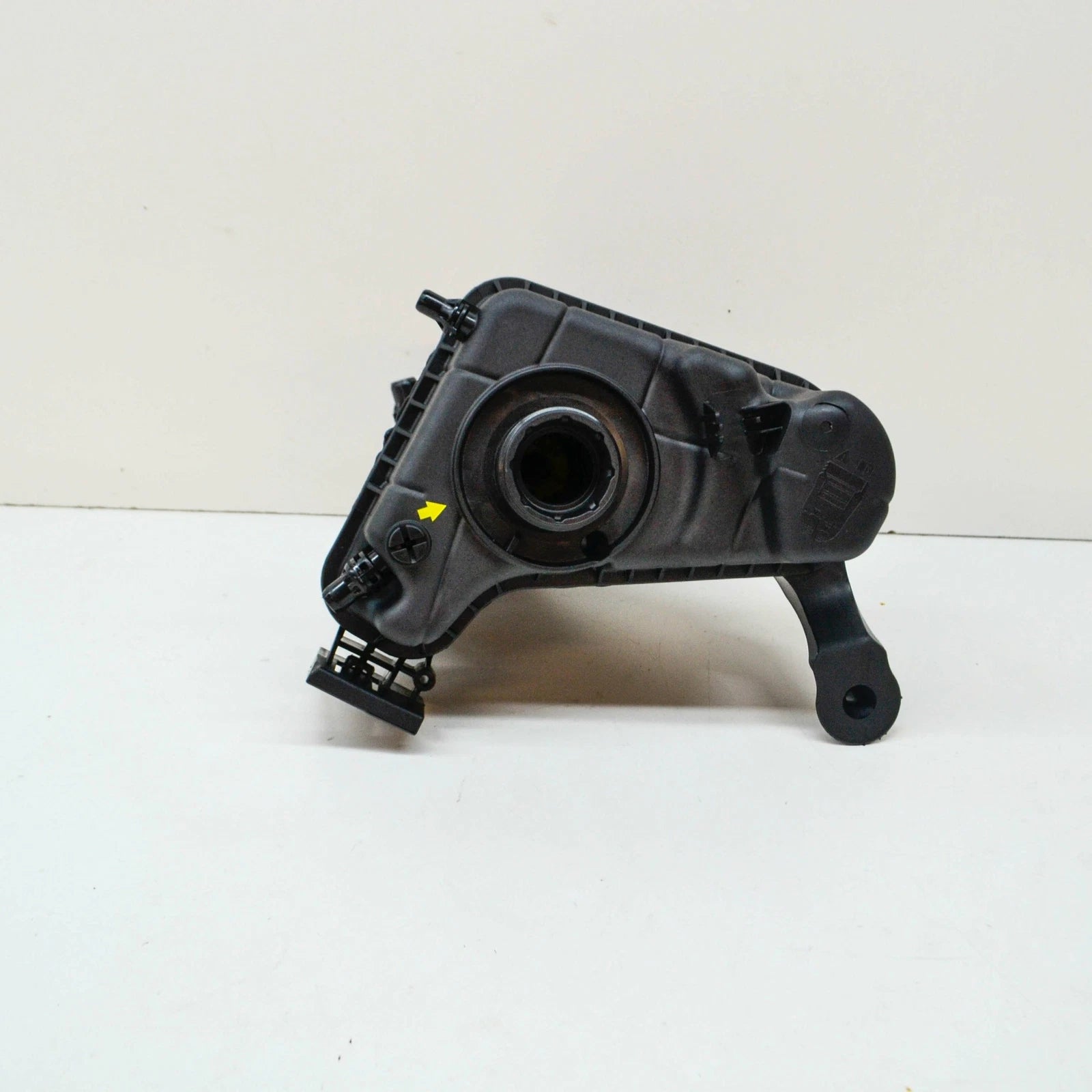 NEW BMW 1 F21 COOLANT EXPANSION TANK 17138677649 ORIGINAL