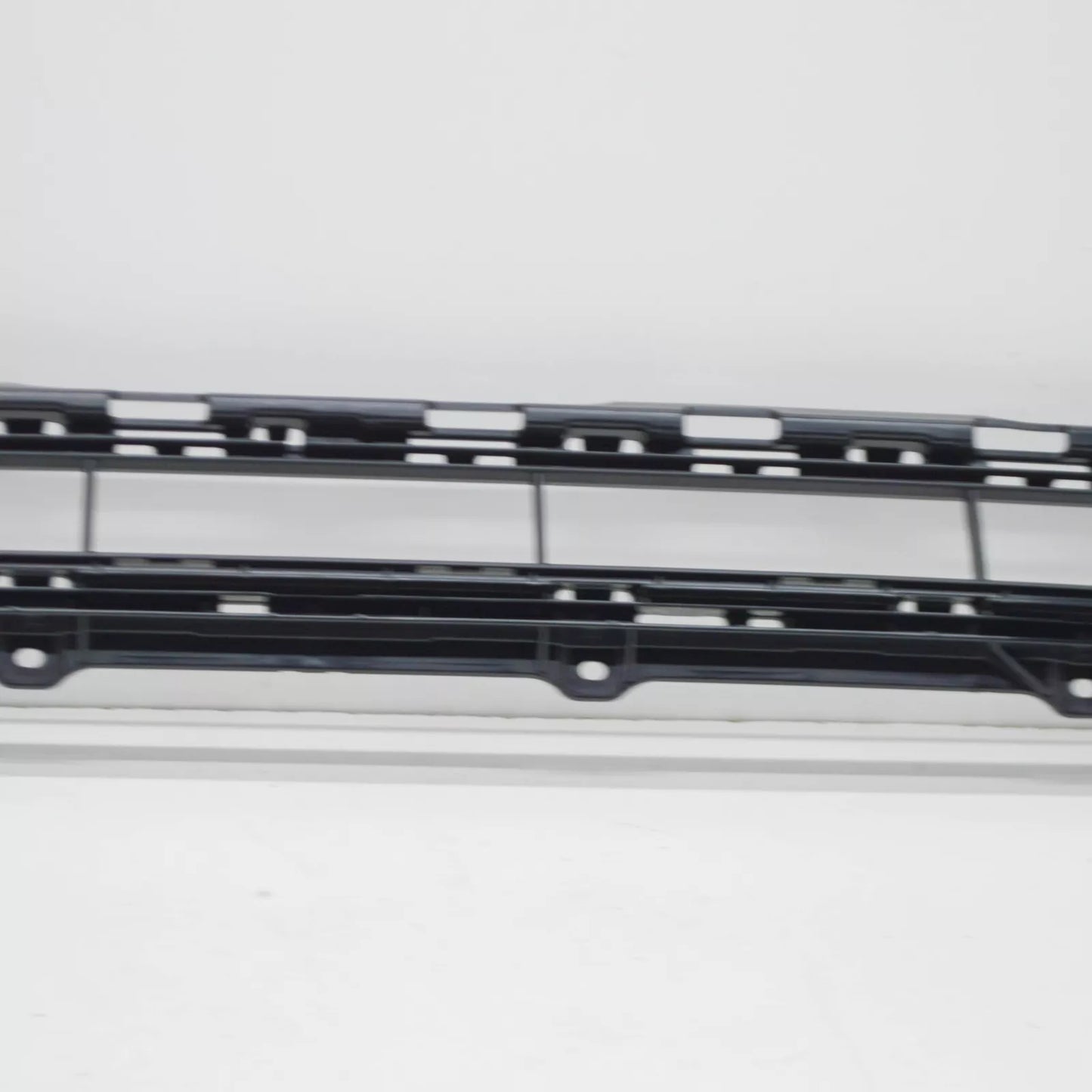 NEW AUDI Q7 4M FRONT BUMPER LOWER CENTER GRILLE 4M0807647E9B9 ORIGINAL