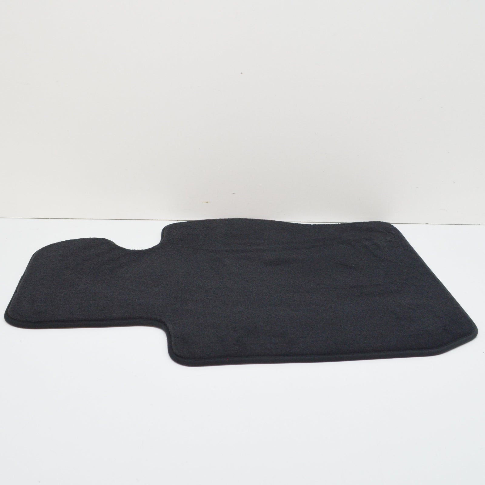 new bmw 3 f30, f80 front left floor mat 51477332097 7332097 original