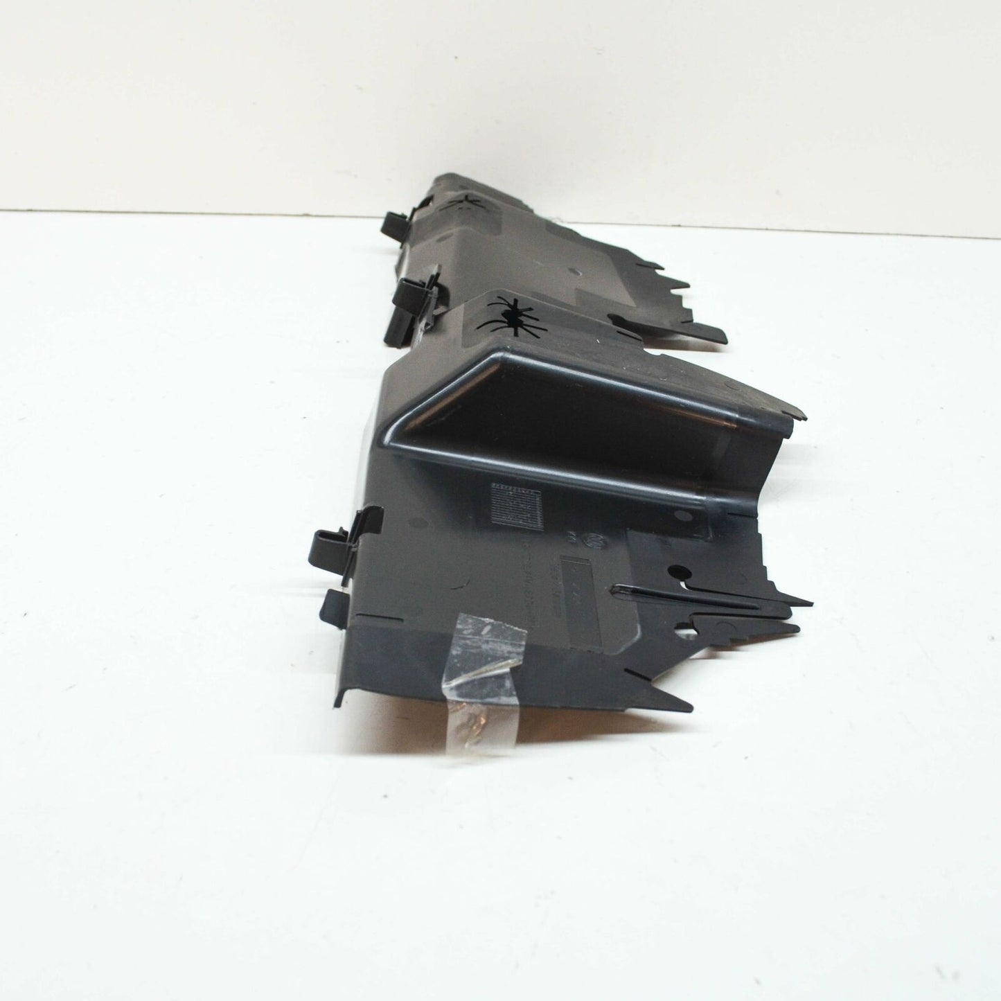 NEW VOLKSWAGEN E-UP BL RIGHT RADIATOR AIR GUIDE 12E121284F ORIGINAL