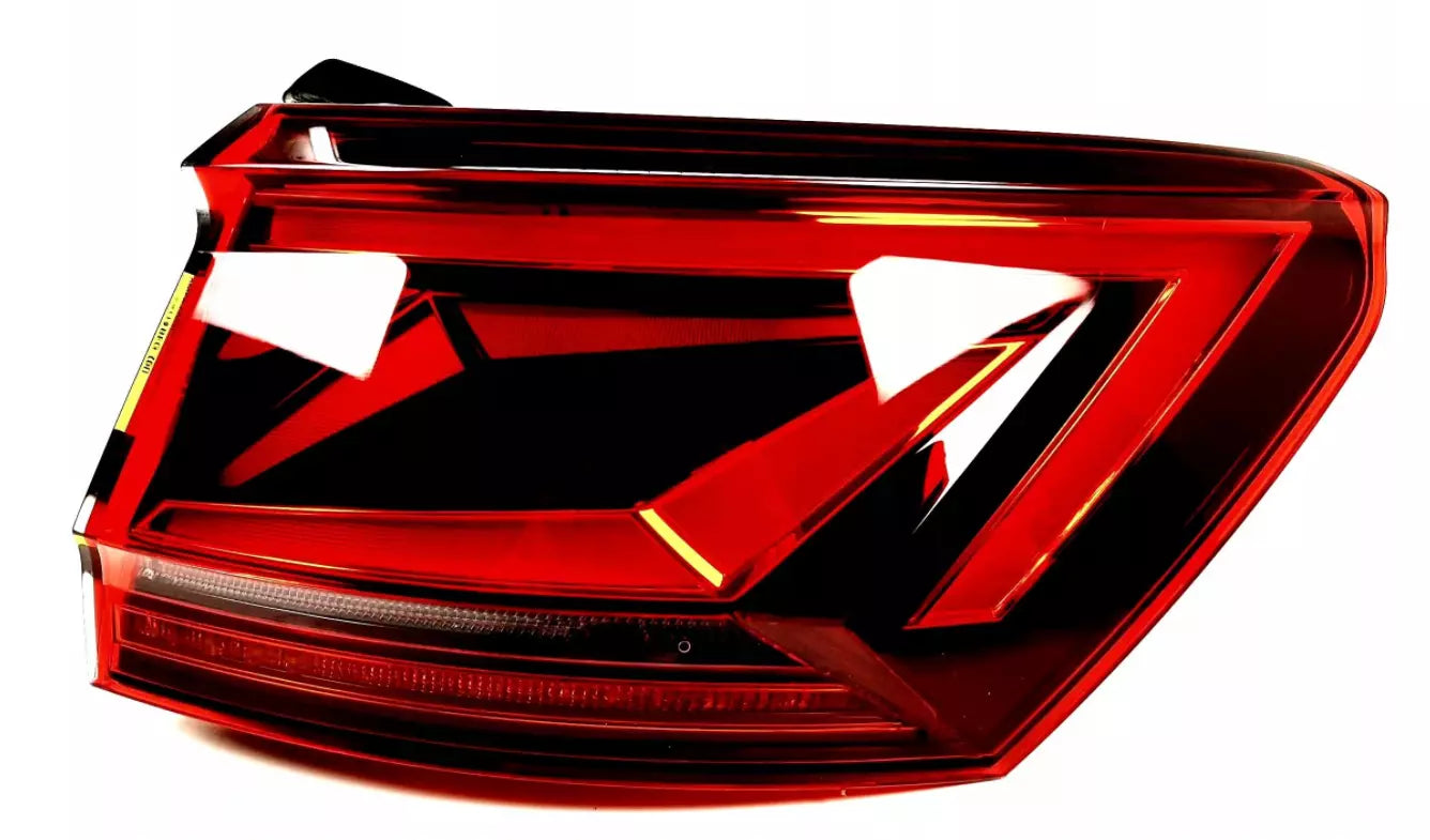 NEW VW TOUAREG CR MK3 REAR OUTER LED RIGHT TAILLIGHT 760945208A ORIGINAL