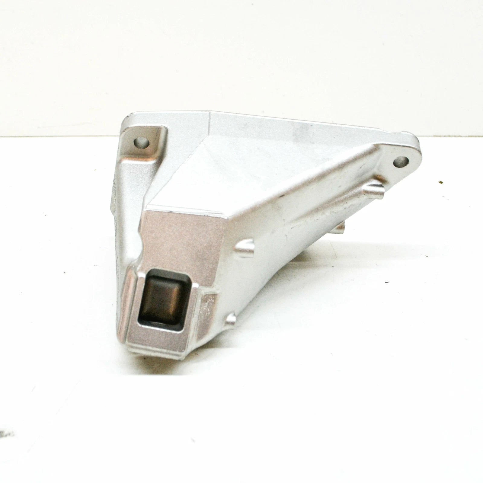 NEW BMW M5 F10 LEFT SIDE ENGINE BRACKET 22112284111 ORIGINAL