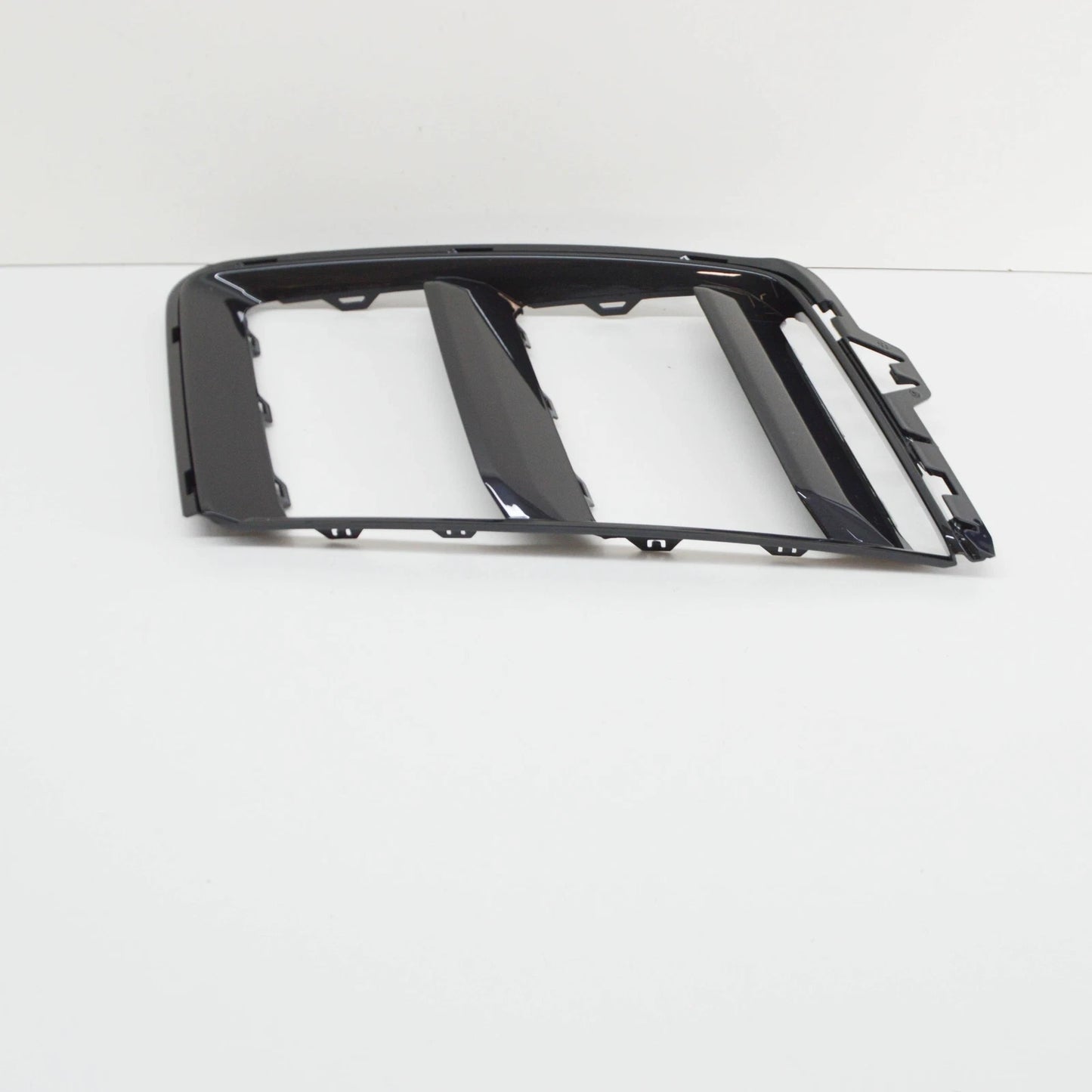 NEW AUDI R8 4S FRONT BUMPER RIGHT SIDE GRILLE FRAME 4S0807682ARN4 ORIGINAL