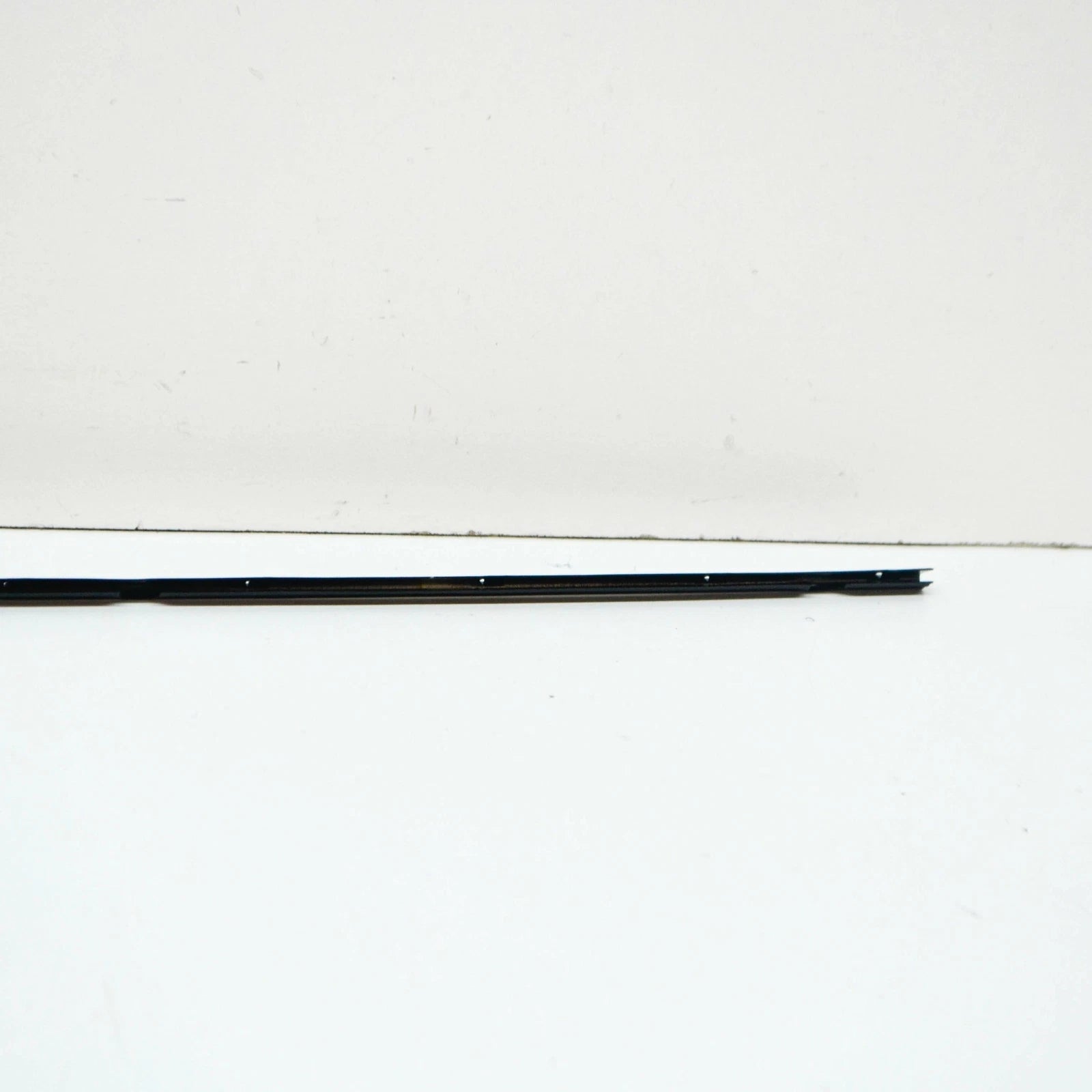 NEW AUDI Q3 F3 RSQ3 FRONT WINDSHIELD LEFT VERTICAL TRIM 83A845453 ORIGINAL