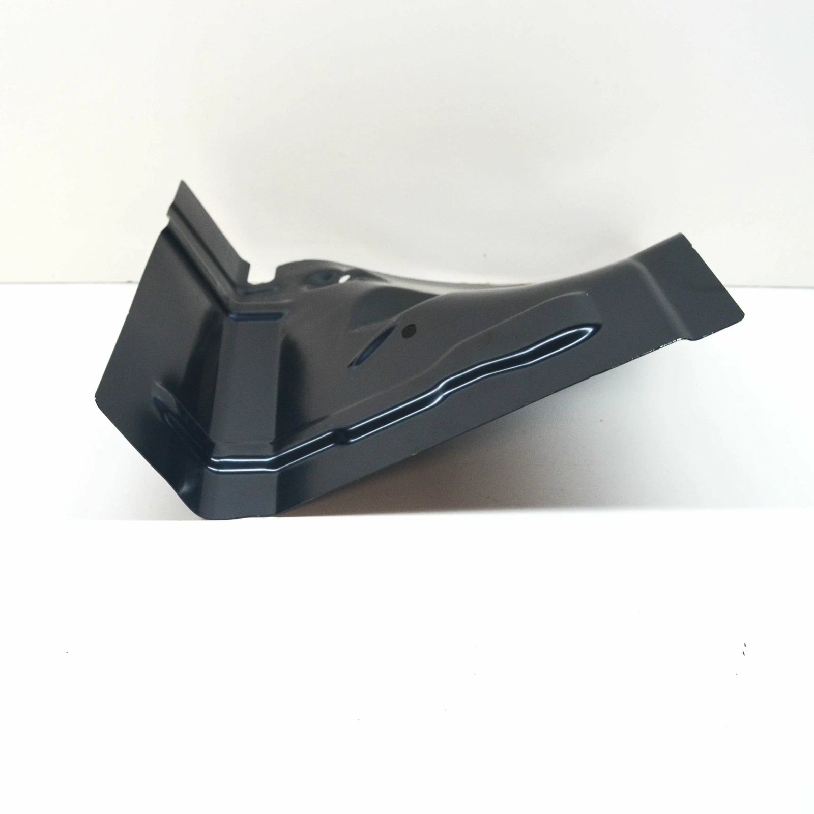 NEW VOLKSWAGEN CRAFTER SZ FRONT RIGHT WHEEL HOUSING FRONT PART 2N0805160