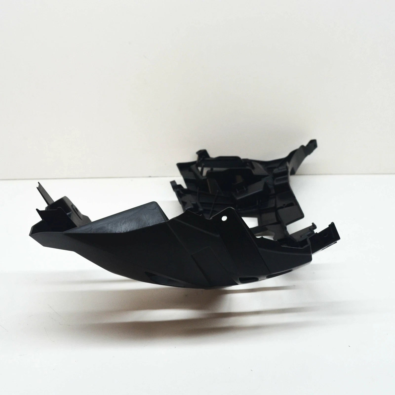 NEW VOLKSWAGEN TOUAREG CR FRONT RIGHT BUMPER SUPPORT BRACKET 760807884A ORIGINAL