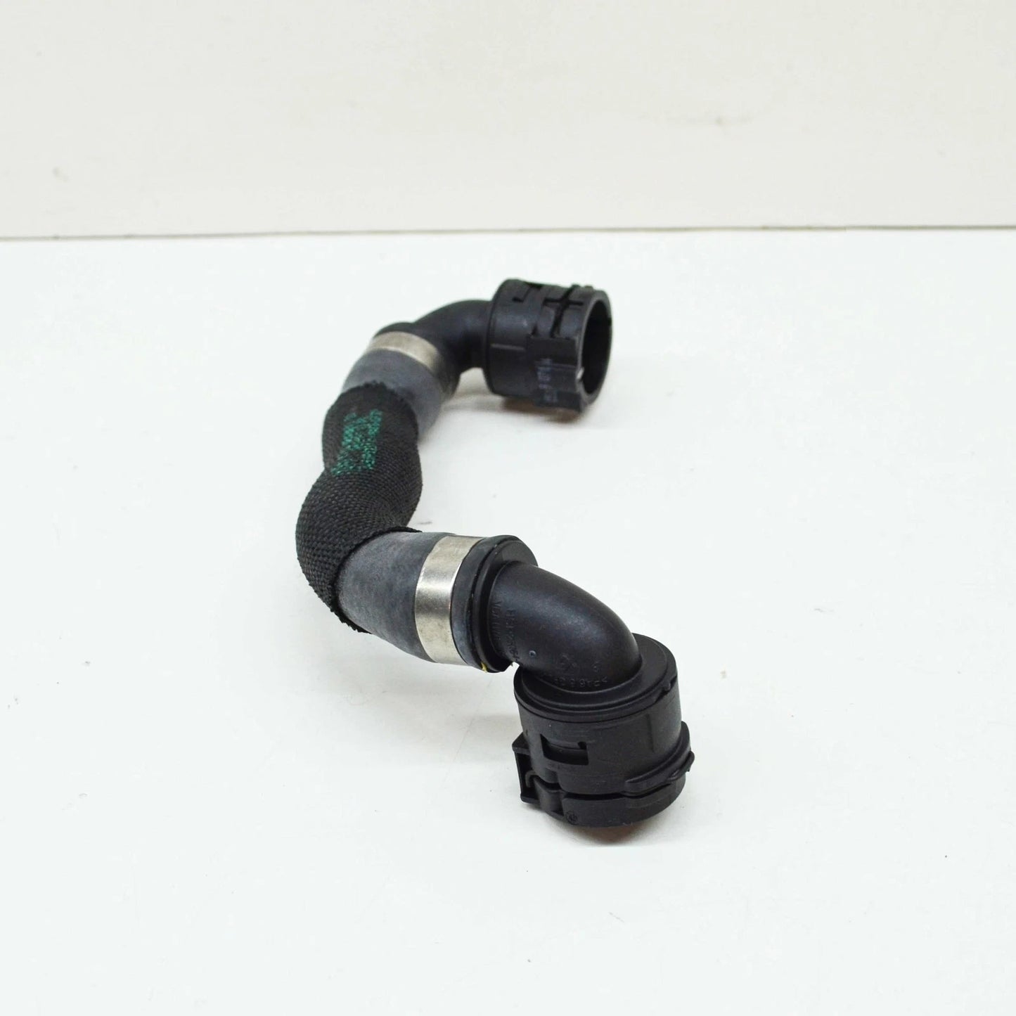 NEW BMW 5 G30 RIGHT WATER RADIATOR COOLANT HOSE 17128602613 ORIGINAL