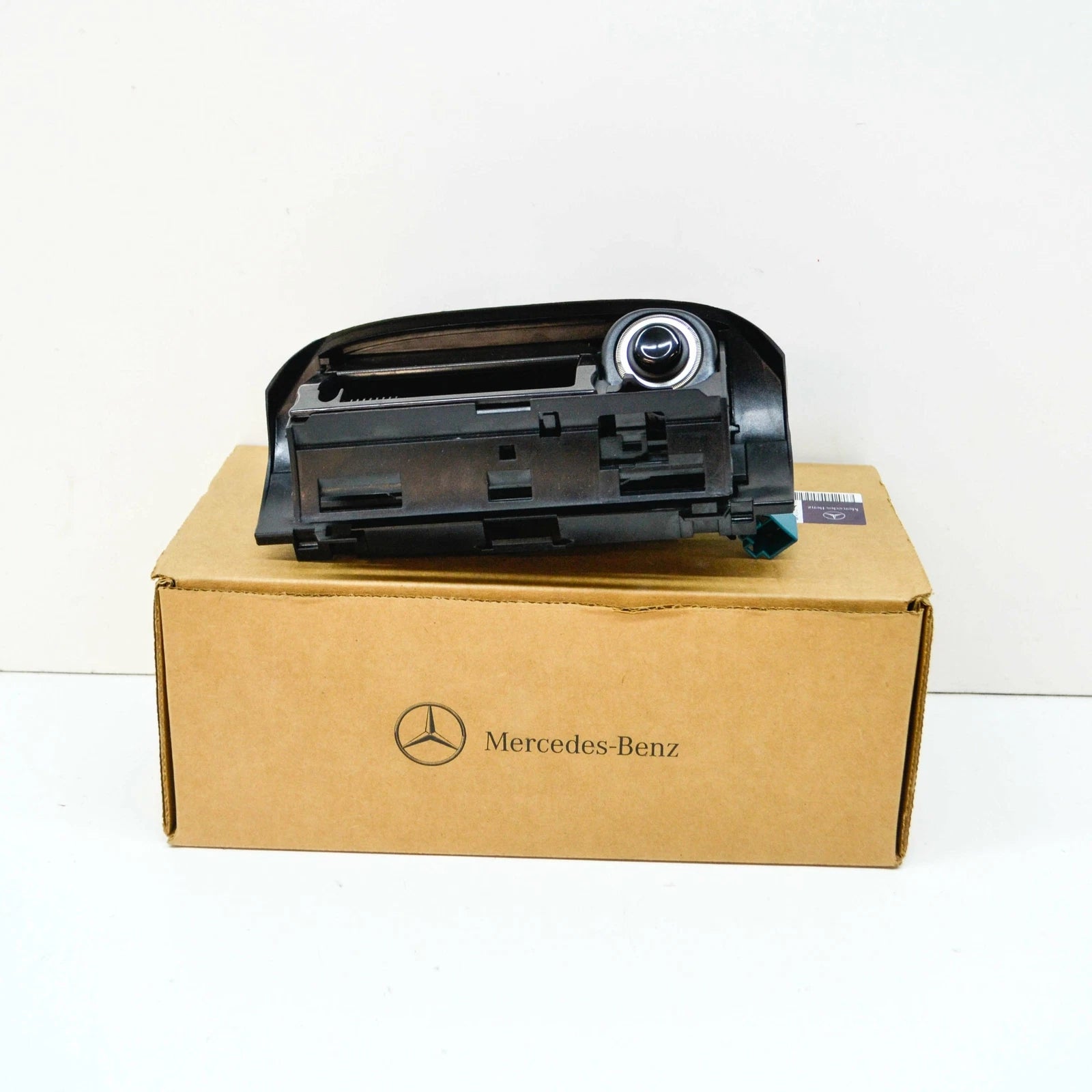 NEW MERCEDES-BENZ ML W163 FRONT CENTRAL ASHTRAY A1638100530
