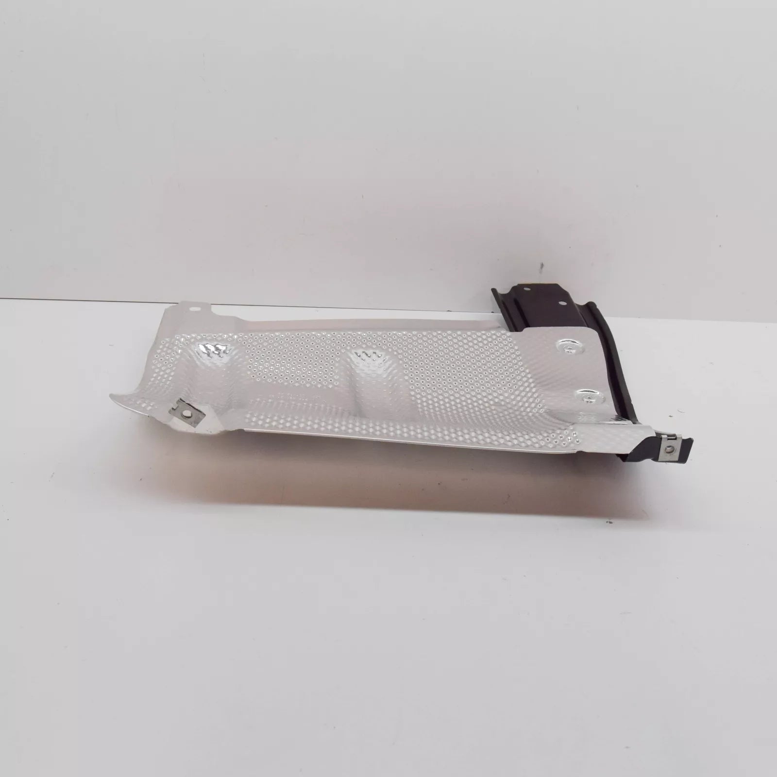 NEW MERCEDES-BENZ E-CLASS W212 HEAT SHIELD A2126800122 ORIGINAL