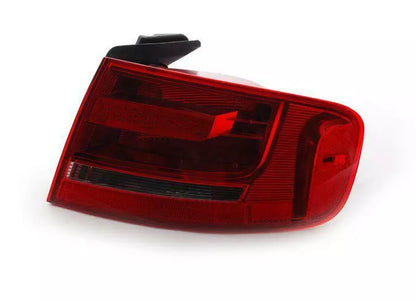 NEW AUDI A4 B8 REAR RIGHT OUTER TAILLIGHT 8K5945096E ORIGINAL