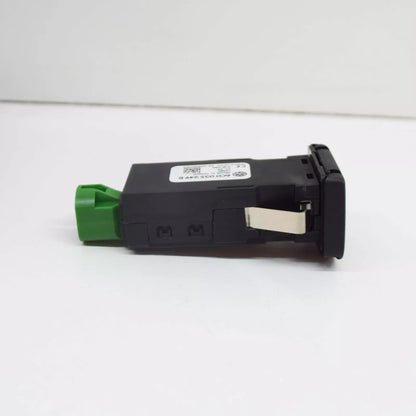 NEW VOLKSVAGEN POLO 6C USB SOCKET WITH COVER 6C0035249B