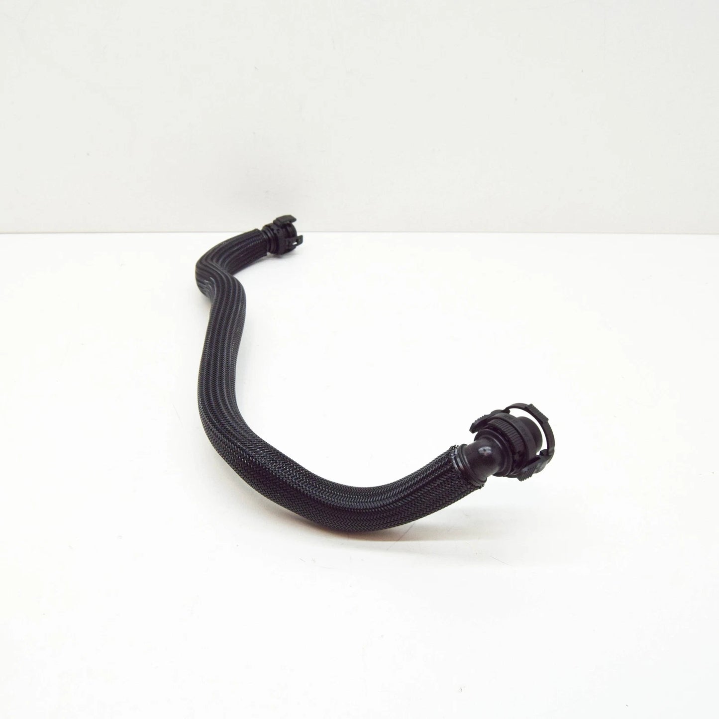 NEW BMW 6 CABRIO F12 CRANKCASE VENT PIPE 11157575640 7575640 ORIGINAL