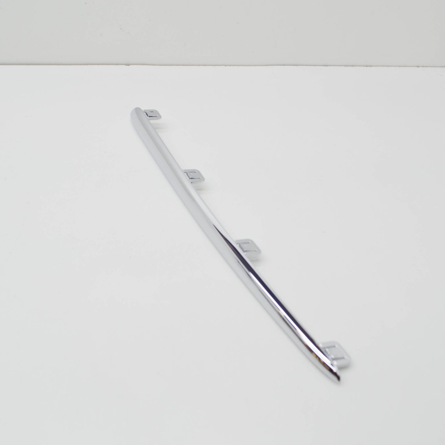 NEW MERCEDES-BENZ C W206 AMG FRONT RADIATOR GRILLE LEFT TRIM A2068886300