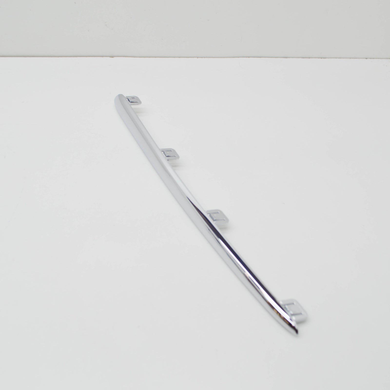 NEW MERCEDES-BENZ C W206 AMG FRONT RADIATOR GRILLE LEFT TRIM A2068886300