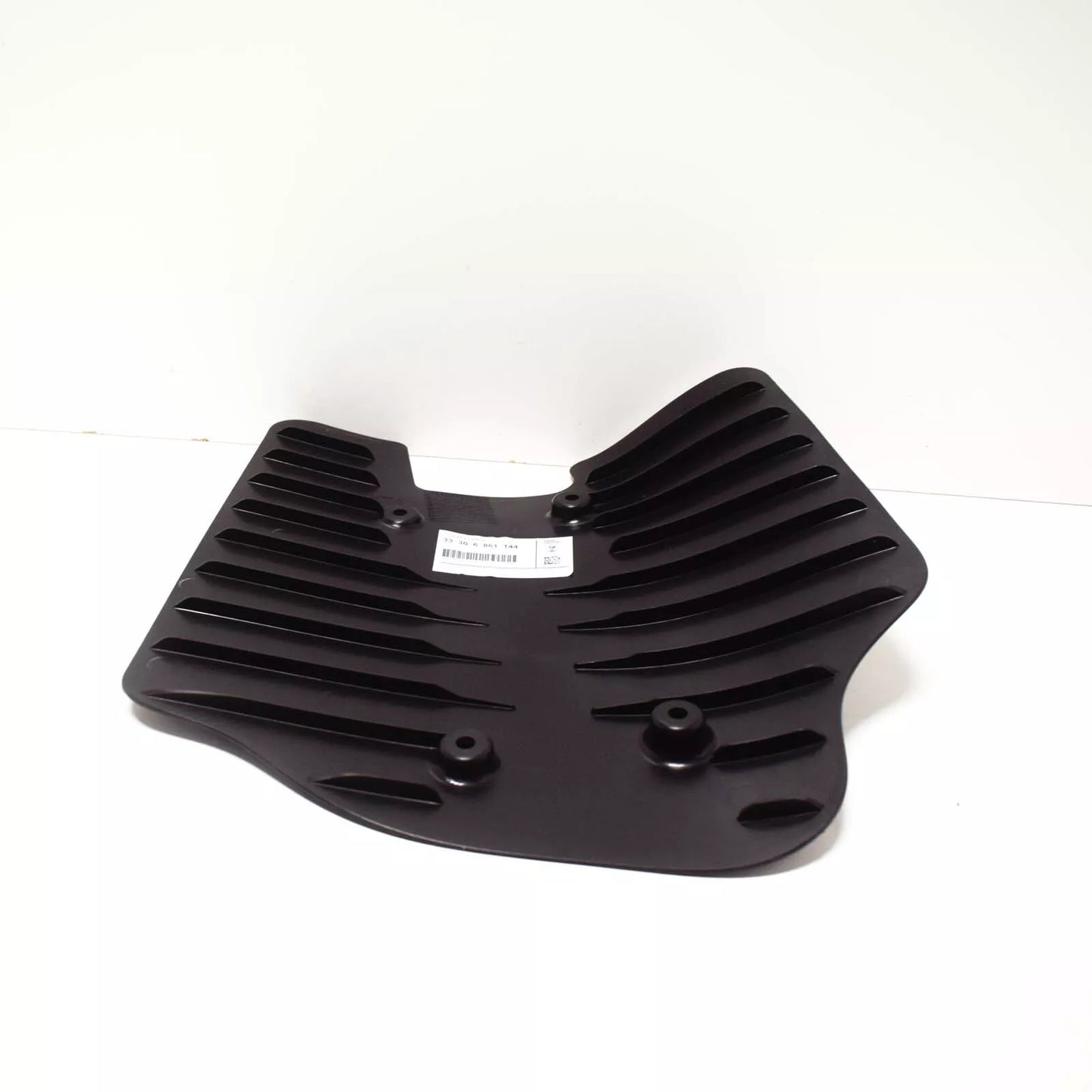 NEW BMW 7 G11 REAR AXLE SUPPORT RIGHT COVERING 33306861144 6861144 ORIGINAL