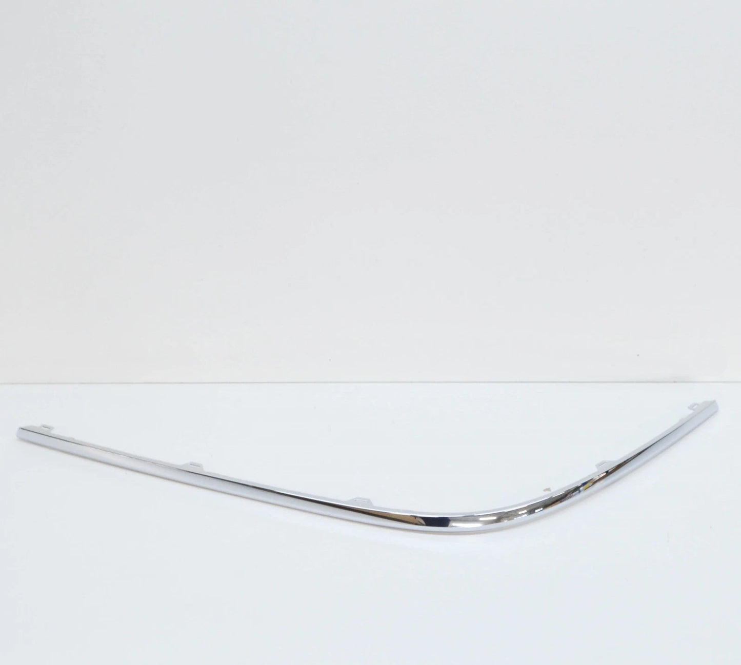 NEW VOLKSWAGEN PASSAT B6 REAR BUMPER RIGHT CHROME TRIM 3C5807460B2ZZ ORIGINAL