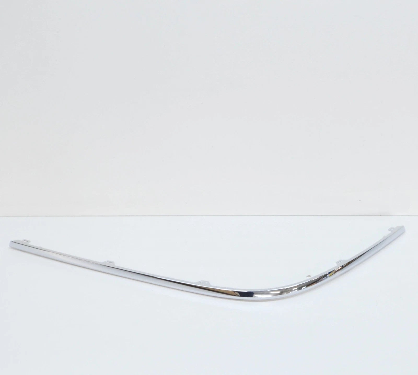 NEW VOLKSWAGEN PASSAT B6 REAR BUMPER RIGHT CHROME TRIM 3C5807460B2ZZ ORIGINAL