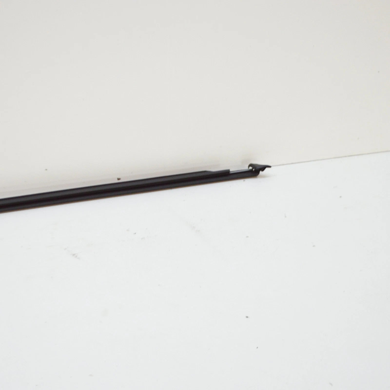 NEW VW PASSAT 3G B8 REAR LEFT OUTER WINDOW APERTURE SEAL 3G5839477C5AP ORIGINAL