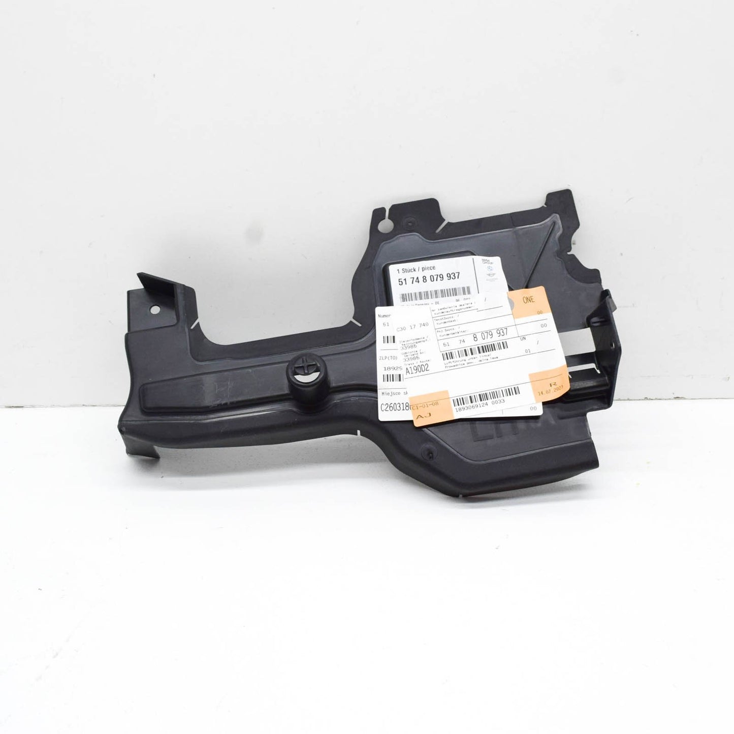 new bmw 8 cabrio m f91 left side radiator air duct 51748079937 original