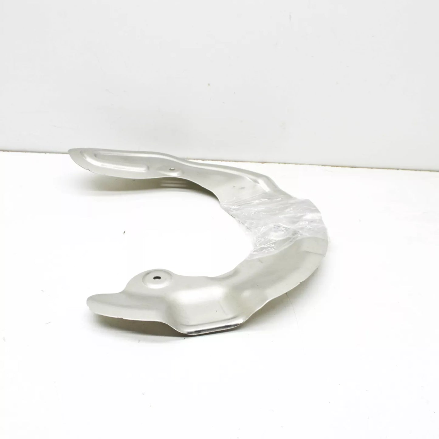 NEW BMW 1 F40 FRONT RIGHT BRAKE DISC PROTECTION 34106869780 ORIGINAL