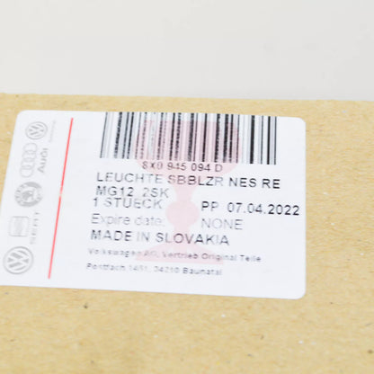 NEW AUDI A1 8X REAR LID RIGHT TAILLIGHT 8X0945094D