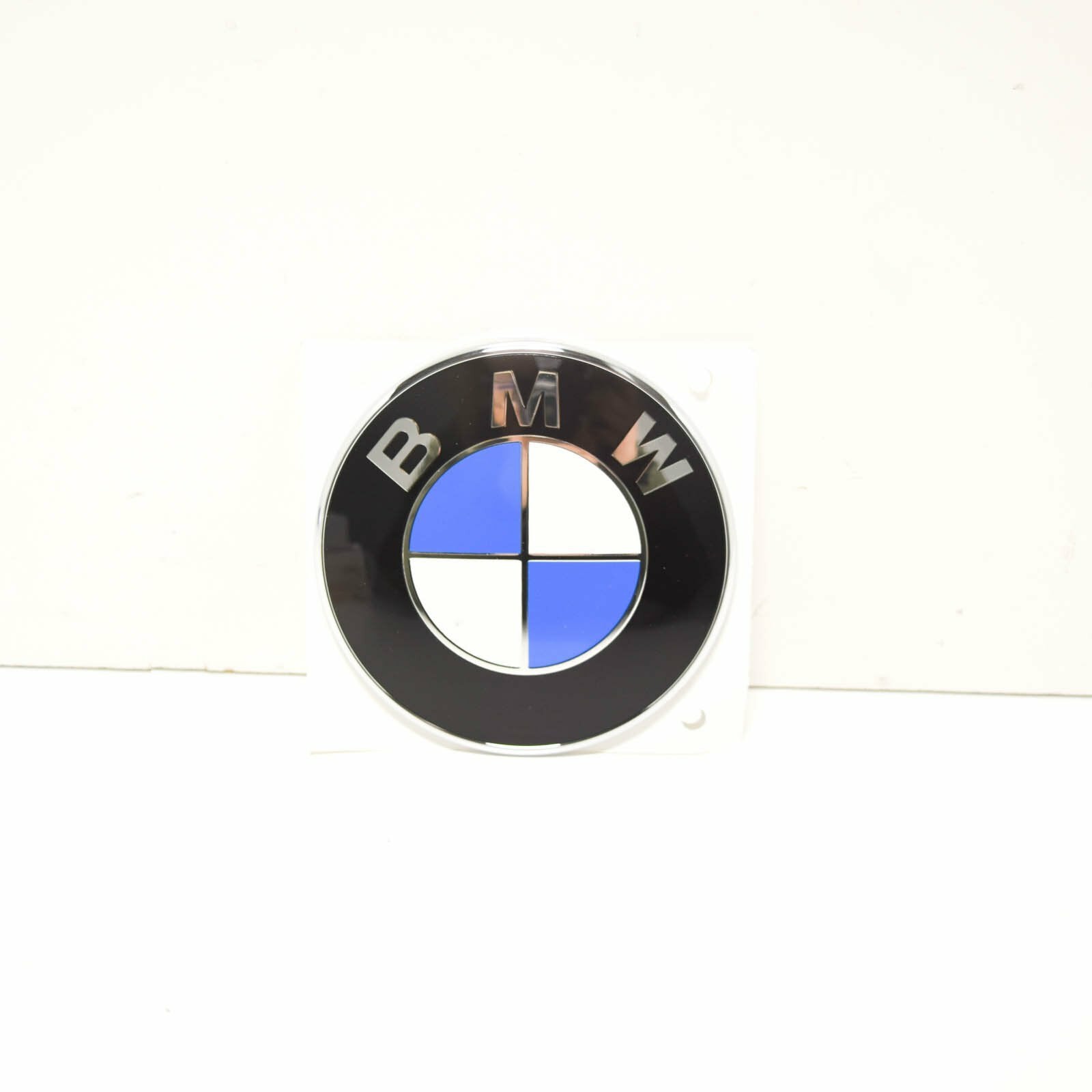 new bmw z3 coupe e36 rear trunk bootlid badge 70mm 7721222 51147721222 original