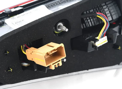 NEW VOLKSWAGEN PASSAT B8 LEFT SIDE TAILGATE LED TAILLIGHT 561945093N ORIGINAL