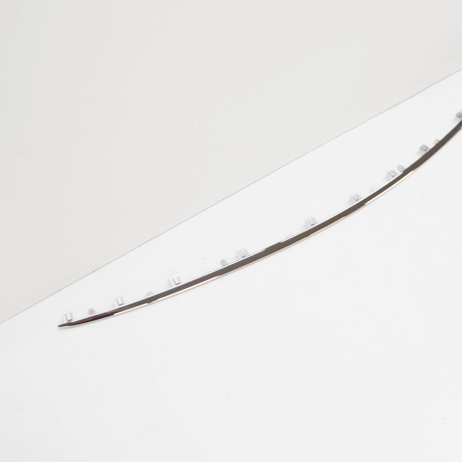 NEW MB CLS C257 FRONT BUMPER LOWER CENTER TRIM MOLDING A2578859803 ORIGINAL