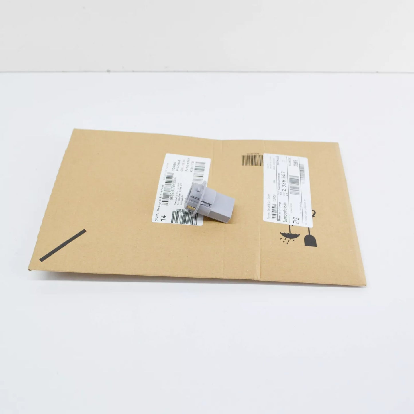 NEW BMW X6 E71, E72 TAIL LIGHT BULB HOLDER 63212336507 2336507 ORIGINAL