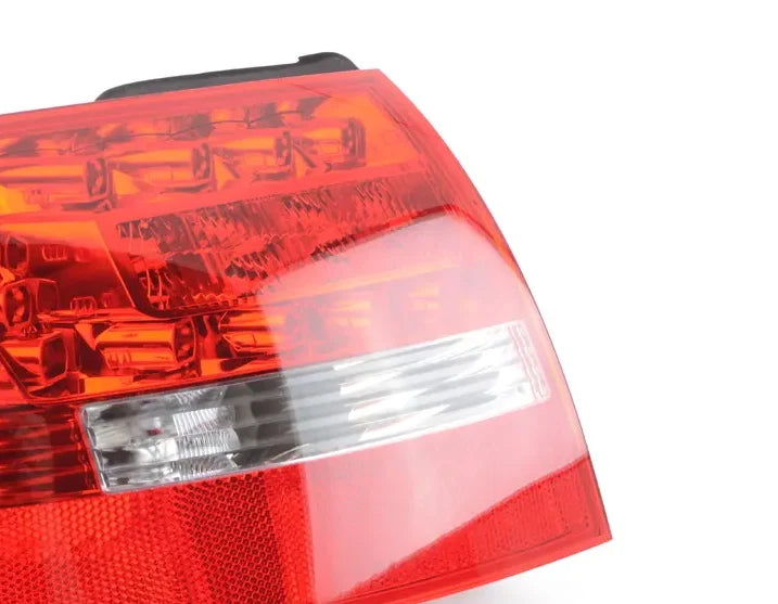 NEW AUDI A6 AVANT C6 REAR LEFT OUTER TAILLIGHT 4F9945095F ORIGINAL