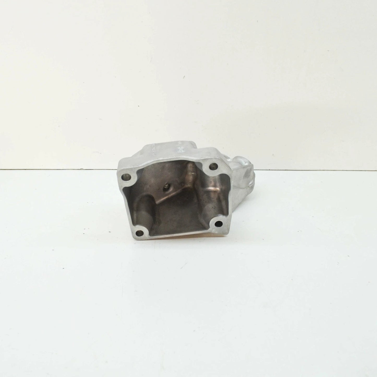 NEW MERCEDES-BENZ S W222 RIGHT ENGINE MOUNT A2562230400 ORIGINAL